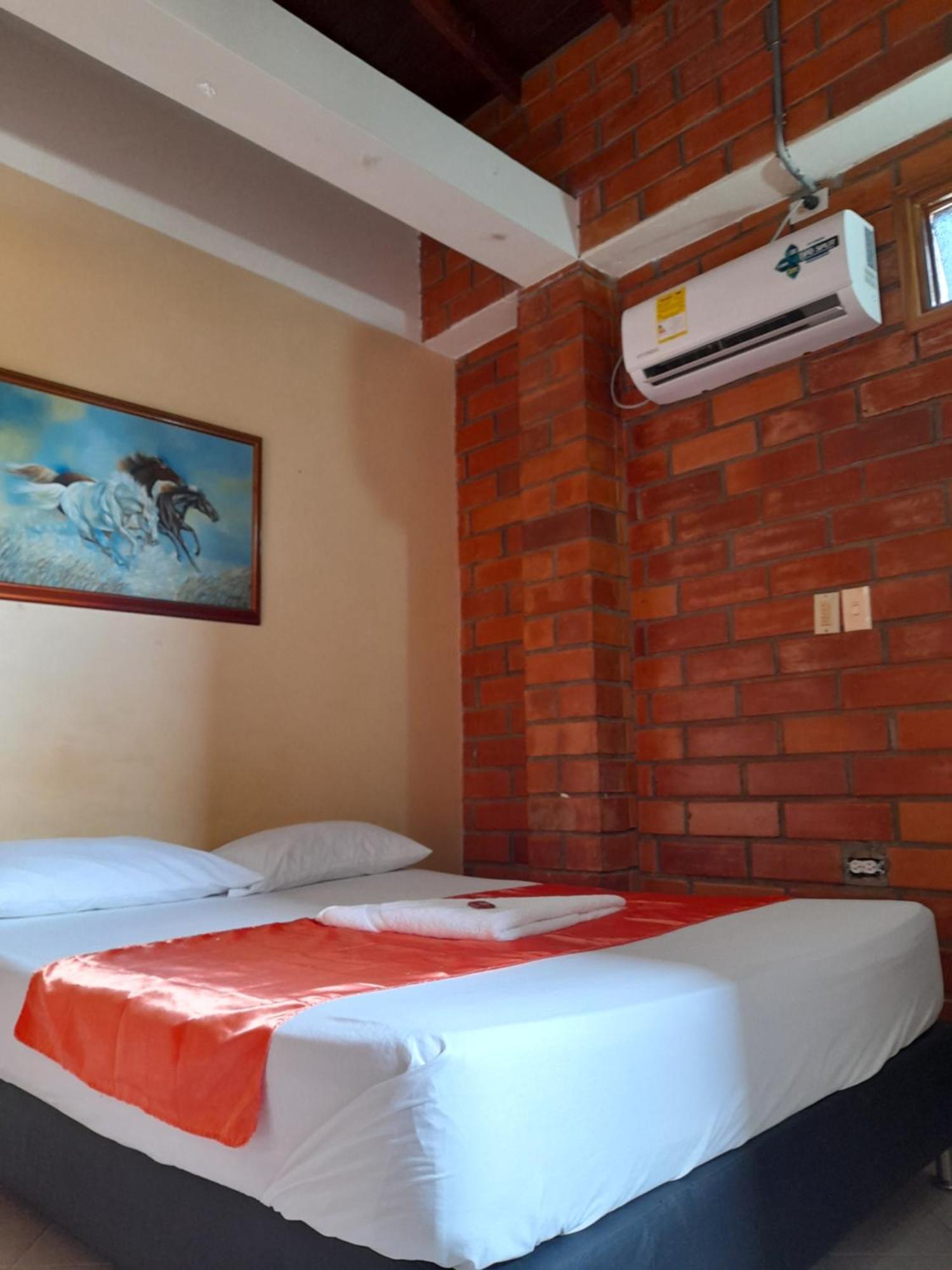 Hotel Boutique Los Gentiles Santa Fe de Antioquia Chambre photo